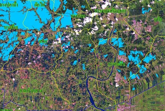ข้อมูลจากดาวเทียม LANDSAT-5 บันทึกข้อมูลเมื่อวันที่ 15 ตุลาคม 2551 เวลา 10.20 น. แสดงพื้นที่น้ำท่วมบริเวณบางส่วนของจังหวัดฉะเชิงเทรา ชลบุรี นครนายกและปราจีนบุรี